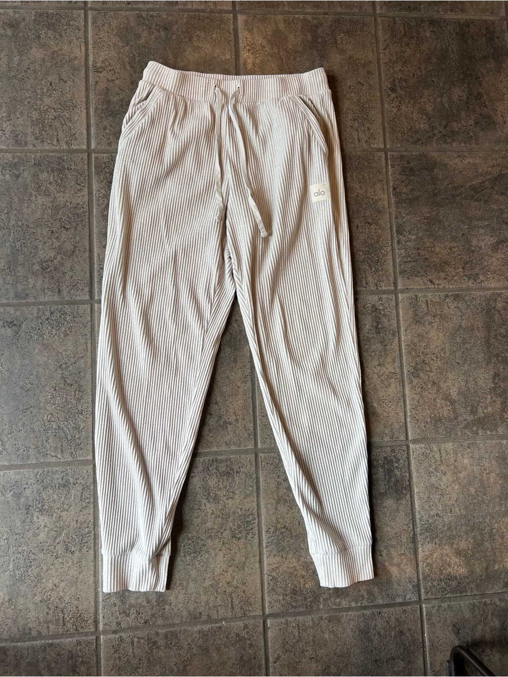 ALO Yoga Ribbed Track Joggers in Light Grey